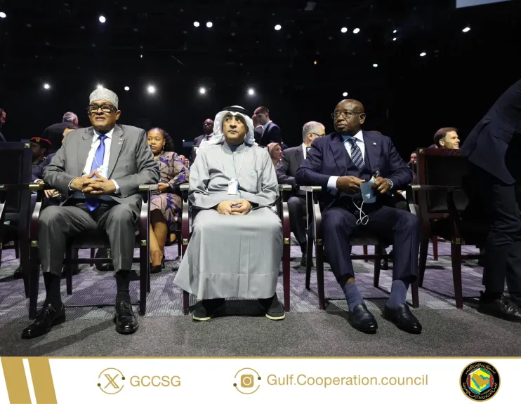 سياسي سعودي يفجر مفاجأة: محاولات إماراتية لانتزاع اعتراف خليجي بـأرض الصومال